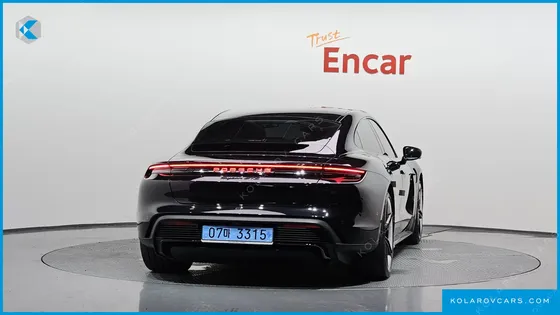 PORSCHE TAYCAN GTS