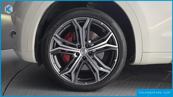 MASERATI LEVANTE 3.8 GTS AWD