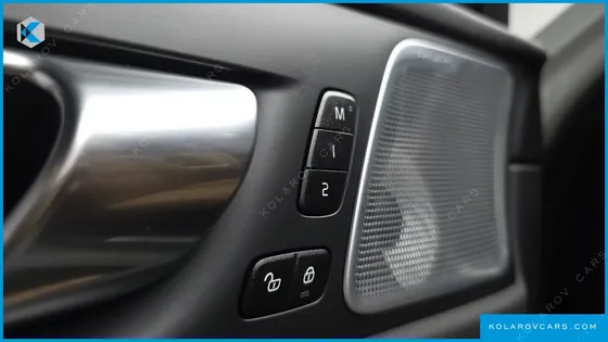 VOLVO XC60 B5 ULTRA BRIGHT