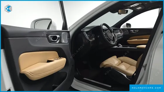 VOLVO XC60 B5 ULTRA BRIGHT