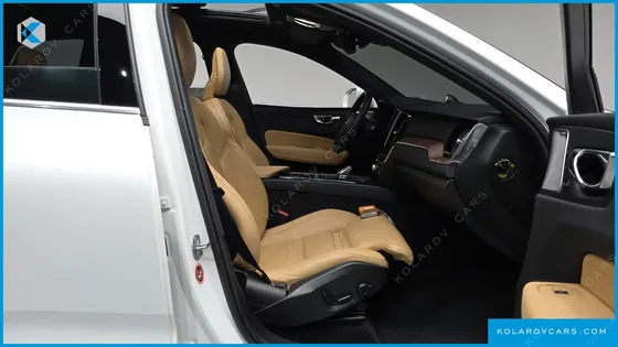 VOLVO XC60 B5 ULTRA BRIGHT