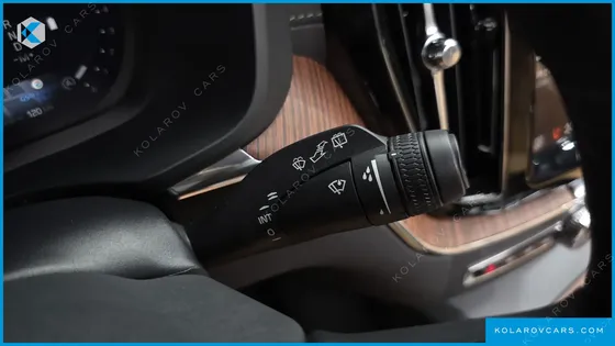 VOLVO XC60 B5 ULTRA BRIGHT