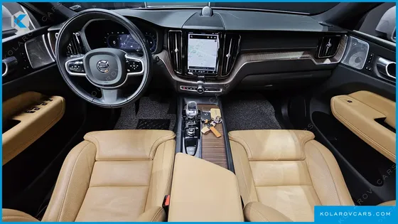 VOLVO XC60 B5 INSCRIPTION