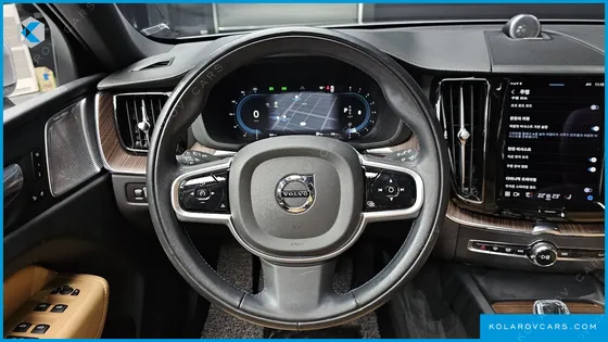 VOLVO XC60 B5 INSCRIPTION