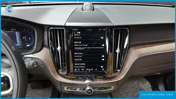 VOLVO XC60 B5 INSCRIPTION