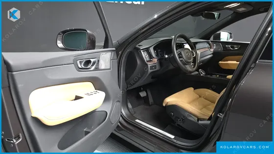 VOLVO XC60 B5 ULTRA BRIGHT