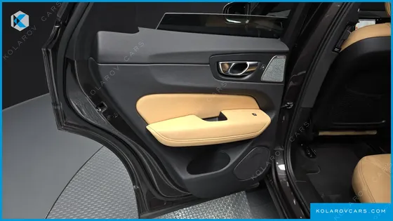 VOLVO XC60 B5 ULTRA BRIGHT