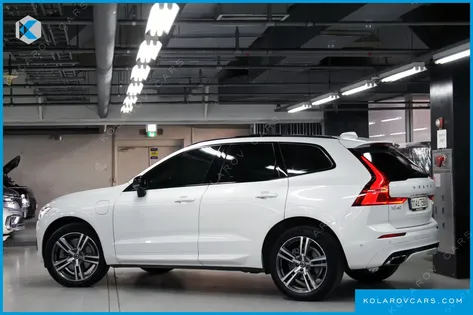 VOLVO XC60 T8 R-DESIGN