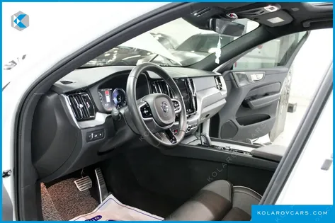 VOLVO XC60 T8 R-DESIGN