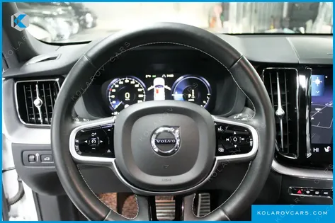 VOLVO XC60 T8 R-DESIGN