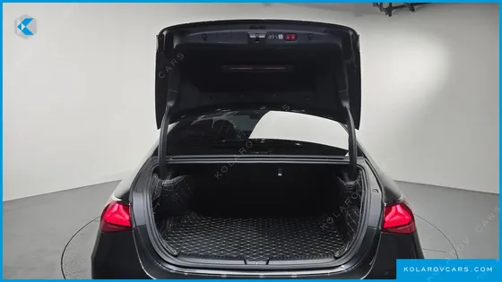 MERCEDES E-CLASS E300 4MATIC AMG LINE