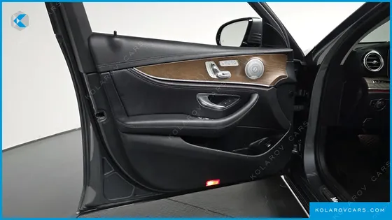 MERCEDES E-CLASS E300 4MATIC EXCLUSIVE
