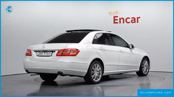 MERCEDES E-CLASS E300 ELEGANCE