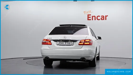 MERCEDES E-CLASS E300 ELEGANCE