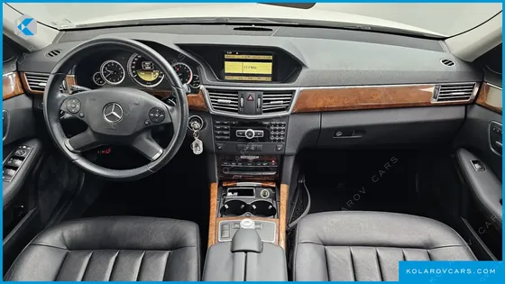 MERCEDES E-CLASS E300 ELEGANCE