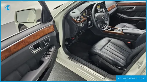 MERCEDES E-CLASS E300 ELEGANCE