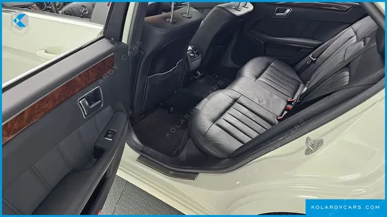 MERCEDES E-CLASS E300 ELEGANCE
