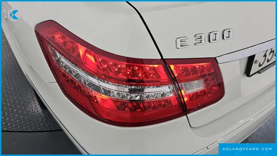 MERCEDES E-CLASS E300 ELEGANCE