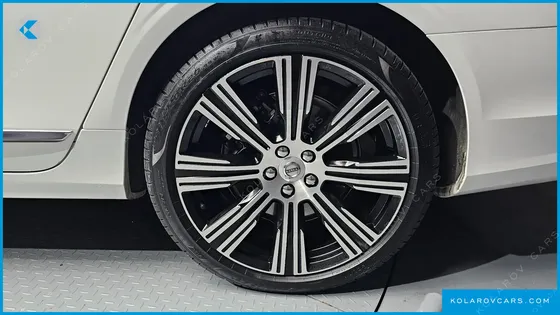 VOLVO S90 T8 AWD ULTRA BRIGHT
