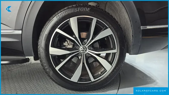 VOLKSWAGEN ATLAS 2.0 TSI R-LINE 7-SEATER