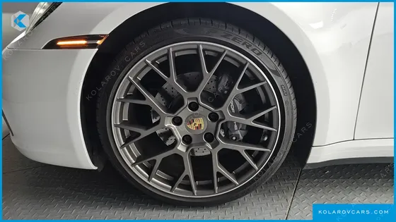 PORSCHE 911 CARRERA 4 CABRIOLET