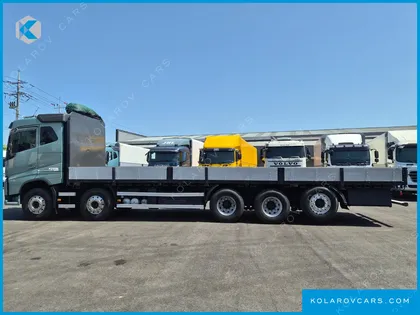VOLVO CARGO TRUCK 10X4