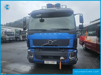 VOLVO CARGO TRUCK 6X4
