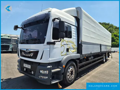 VOLVO CARGO TRUCK 6X2
