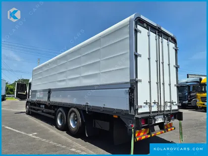 VOLVO CARGO TRUCK 6X2
