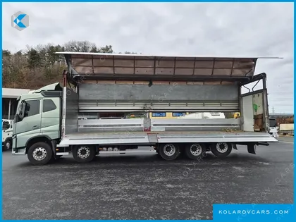 VOLVO CARGO TRUCK 10X4