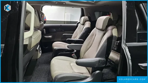 KIA CARNIVAL 9-SEATER GRAVITY