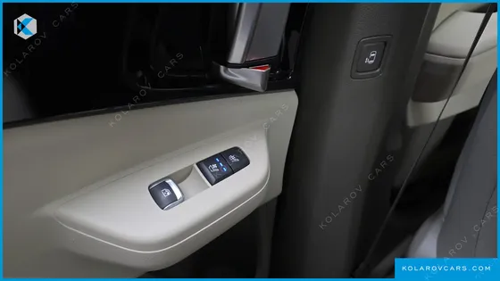 KIA CARNIVAL HEV 9 SEATER X LINE