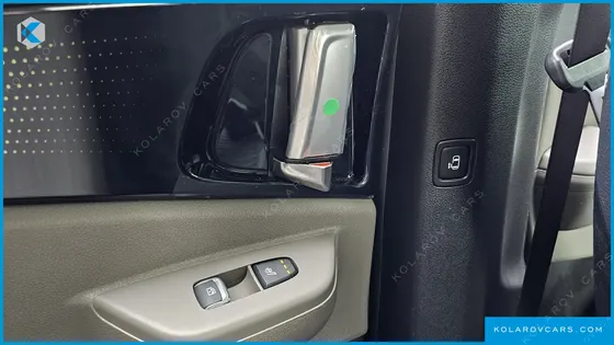 KIA CARNIVAL HEV 9SEATER SIGNATURE