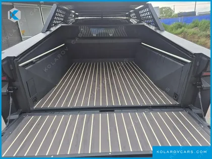 TESLA CYBERTRUCK AWD