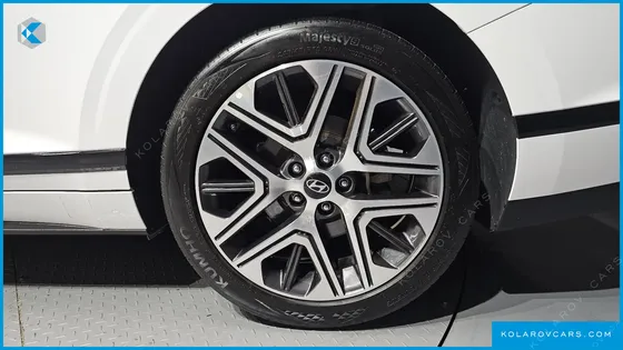 HYUNDAI GRANDEUR PREMIUM