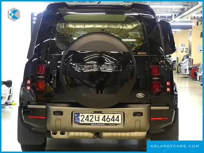 LAND ROVER DEFENDER 130 D300 X-DYNAMIC HSE