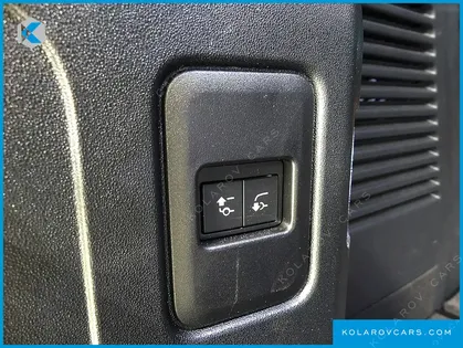LAND ROVER DEFENDER 130 D300 X-DYNAMIC HSE