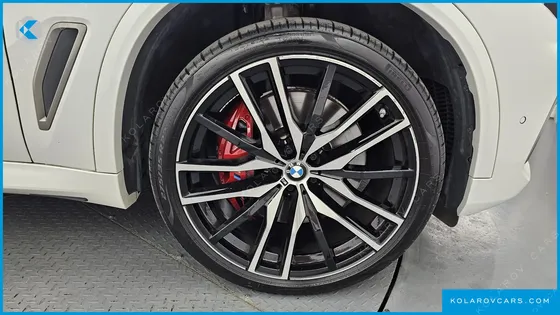 BMW X5 M50I
