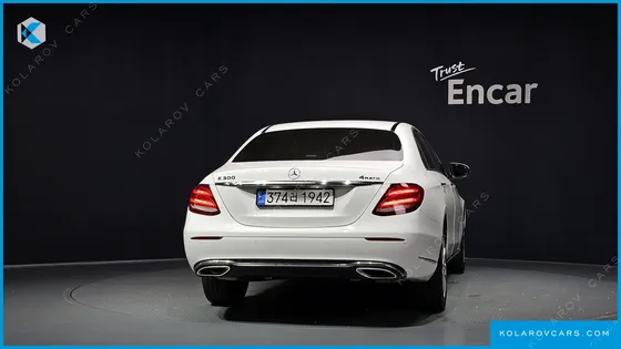 MERCEDES E-CLASS E300 4MATIC EXCLUSIVE