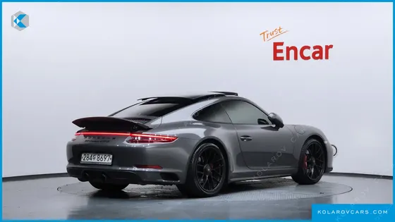 PORSCHE 911 CARRERA 4 GTS