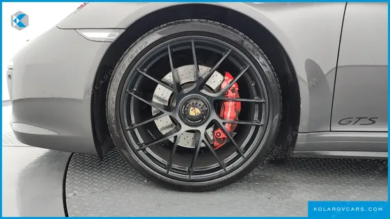 PORSCHE 911 CARRERA 4 GTS