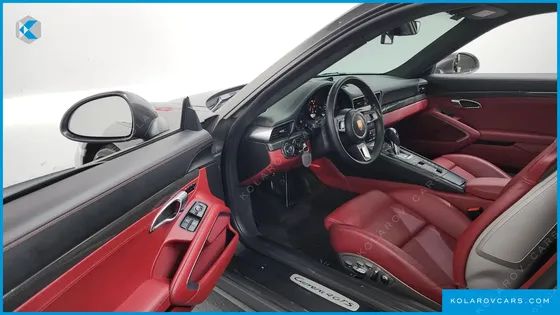 PORSCHE 911 CARRERA 4 GTS