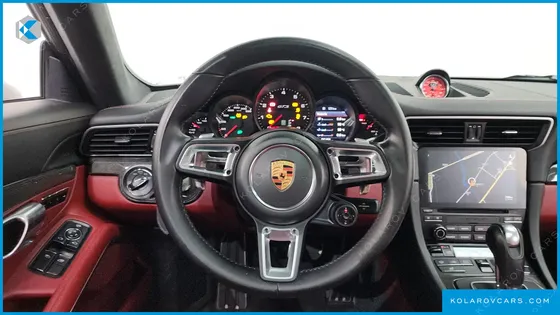 PORSCHE 911 CARRERA 4 GTS