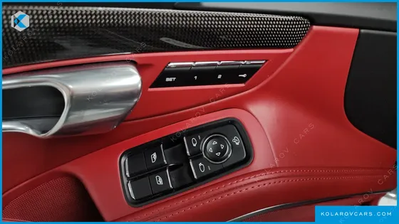 PORSCHE 911 CARRERA 4 GTS