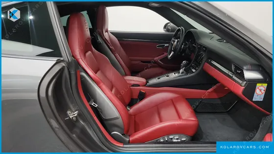 PORSCHE 911 CARRERA 4 GTS