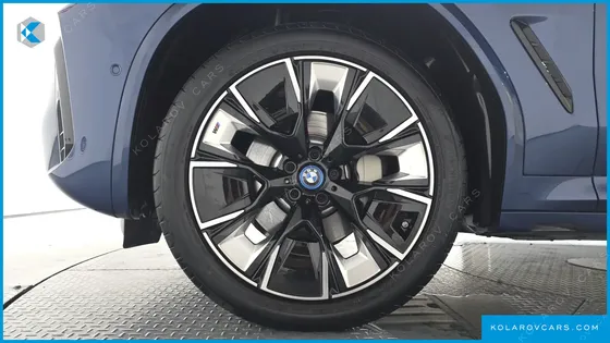 BMW IX3 M SPORTS