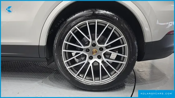 PORSCHE CAYENNE 3.0 COUPE PLATINUM EDITION