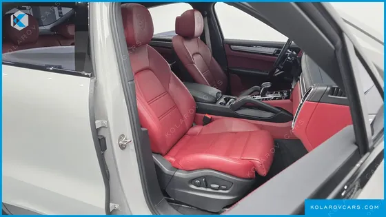 PORSCHE CAYENNE 3.0 COUPE PLATINUM EDITION
