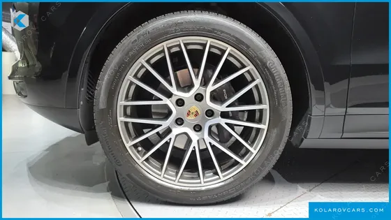 PORSCHE CAYENNE 3.0 COUPE PLATINUM EDITION