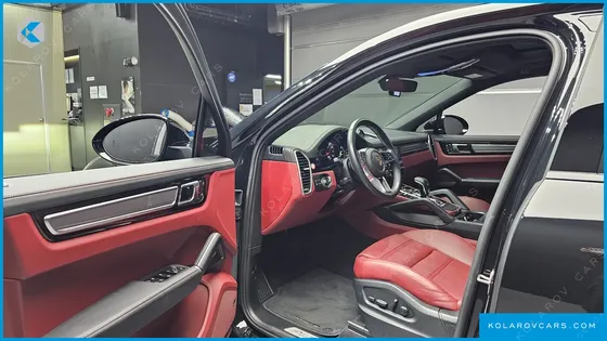 PORSCHE CAYENNE 3.0 COUPE PLATINUM EDITION